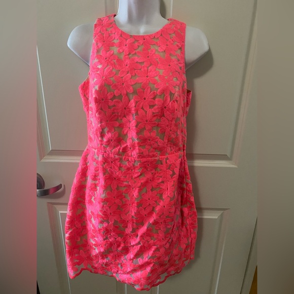 Adelyn Rae NWT Vibrant Hot Pink Floral Mini Lace Dress - Picture 9 of 9